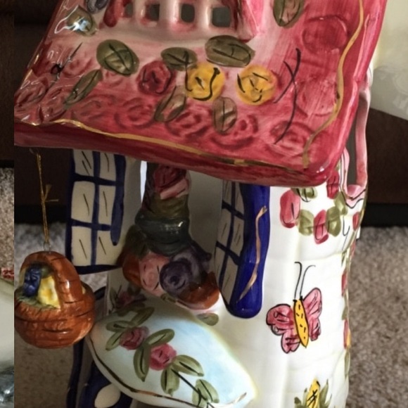 Candle House (Retired) - Picture 4 of 6